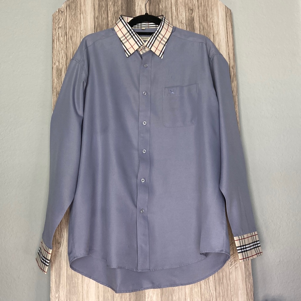 Vintage Burberry Men's Blue Button-Up Dress Shirt - Size 44